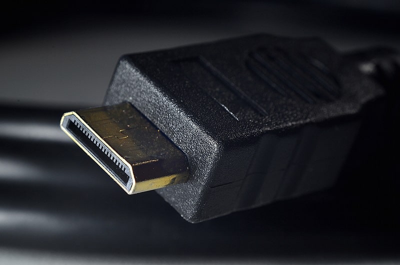 Raccordez votre appareil à la prise HDMI de votre télévision